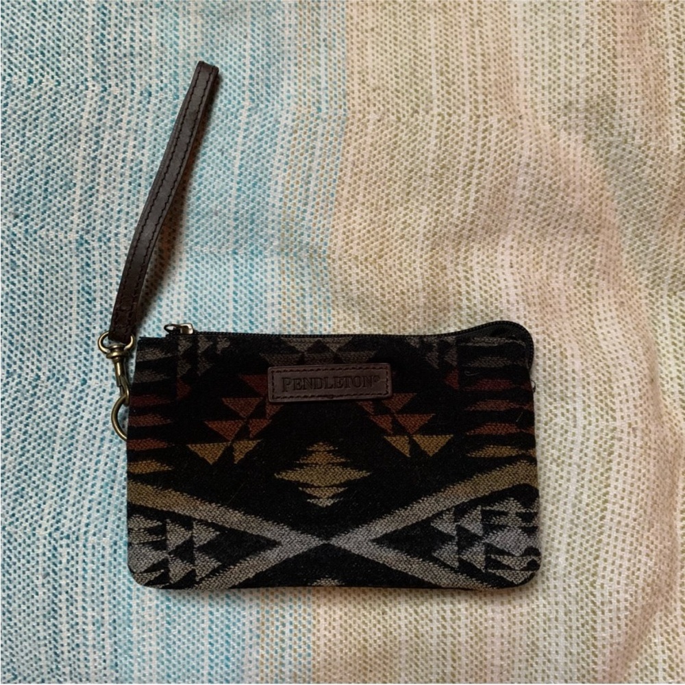 Pendleton 3 Pocket Wristlet Wallet